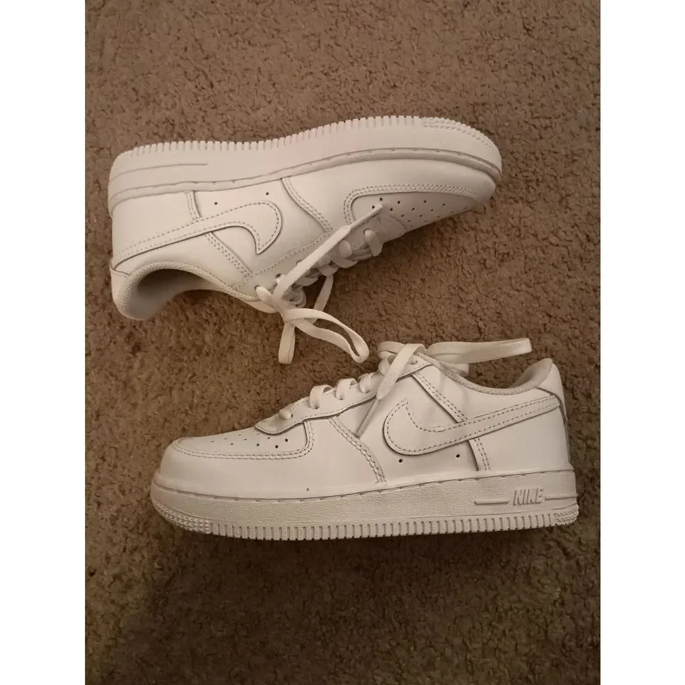 Nike Air Force 1 Low White Sneakers Grade School Size 1.5 NEW NO BOX